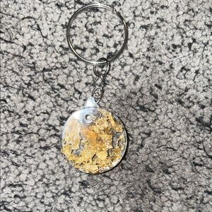 Iron & Resin Gold Flake Round Silver Keychain